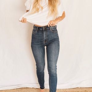 Carly Jean Women’s Landon Jeans Size 11, Dark wash